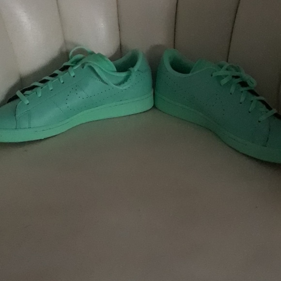 Nike sneakers - Picture 2 of 3